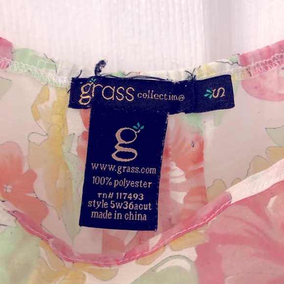 ❣️2 for $15❣️ Floral peasant-style top with crochet details, small - Picture 7 of 7